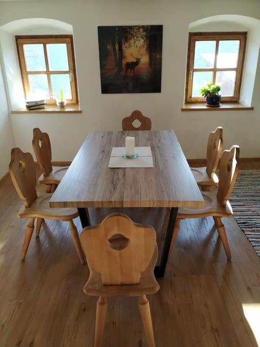 Upcycling Appartement Fischl - Nachhaltig Und Kreativ Wohnen Fuer Gross Und Klein Jenbach Eksteriør billede
