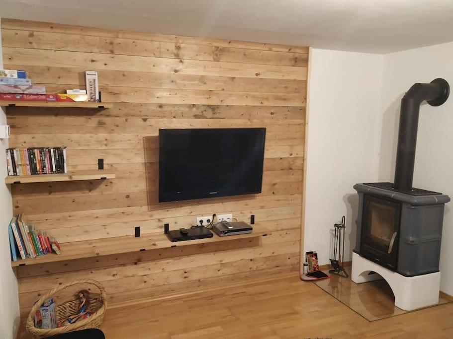 Upcycling Appartement Fischl - Nachhaltig Und Kreativ Wohnen Fuer Gross Und Klein Jenbach Eksteriør billede