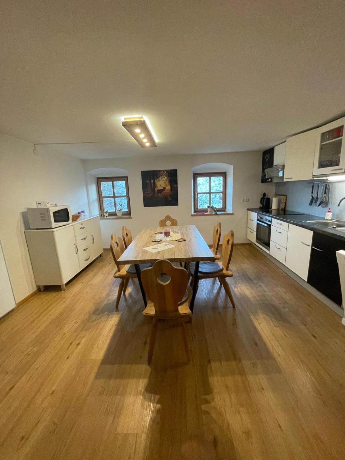 Upcycling Appartement Fischl - Nachhaltig Und Kreativ Wohnen Fuer Gross Und Klein Jenbach Eksteriør billede